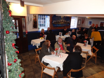 11-12-17-Xmas-DSC00374-Waggy pre lunch 11-12-17-Xmas-DSC00374-Waggy pre lunch