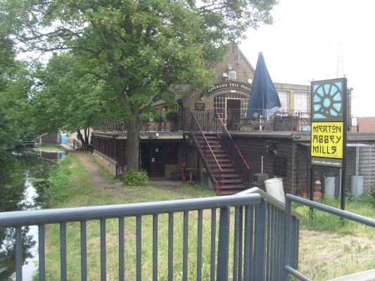 S73R0031Wandle 7 Pub